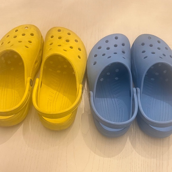 Double your style options with this Croc bundle Yellow and Blue women size 8 - Picture 1 of 8